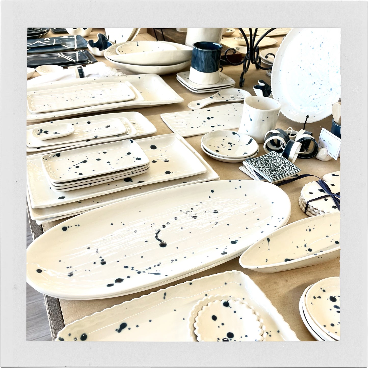 Round serving tray - Blue Splatter