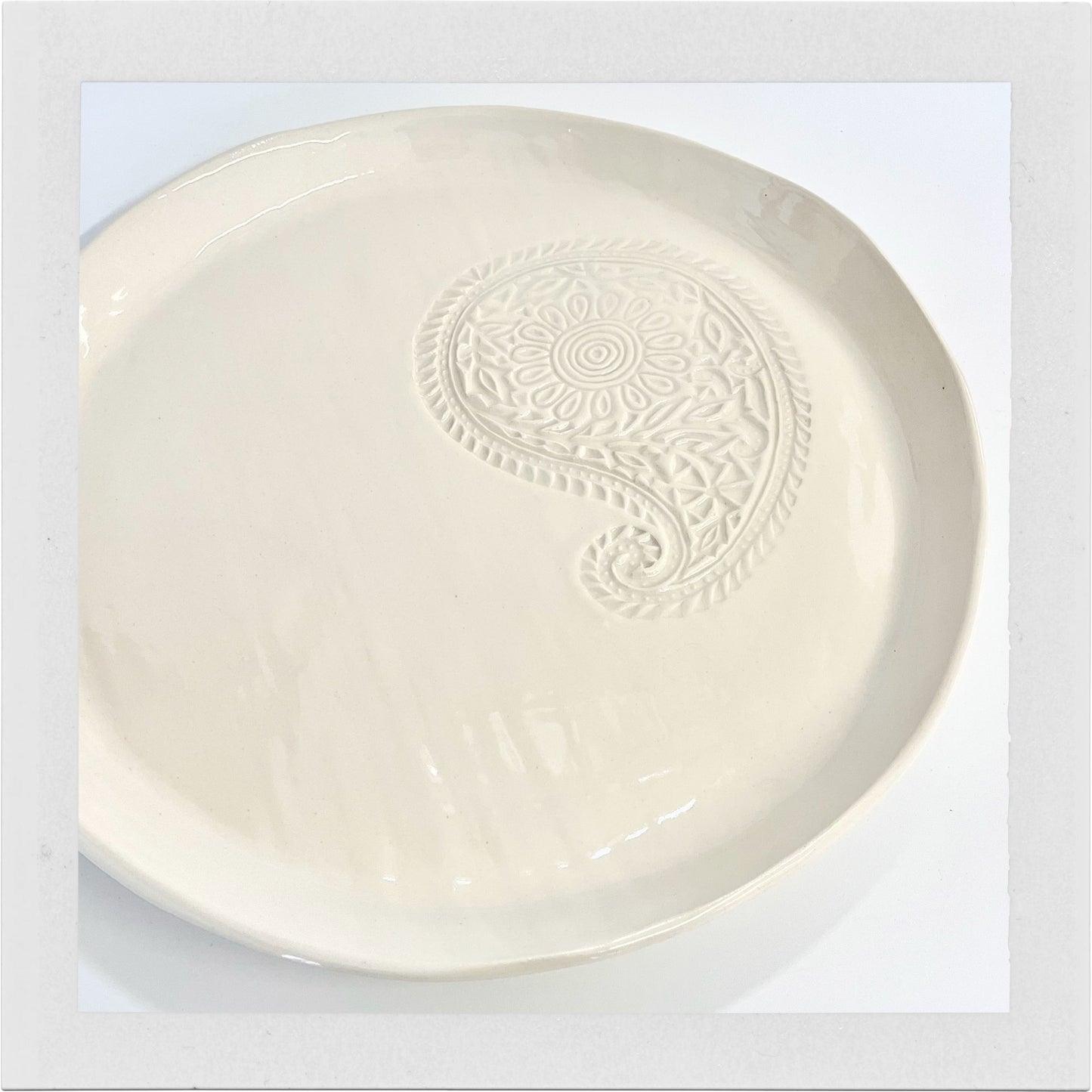 Round serving tray - Paisley design