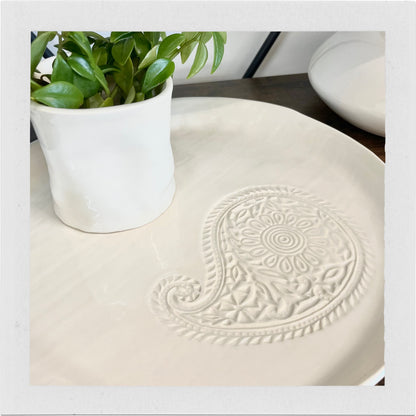 Round serving tray - Paisley design
